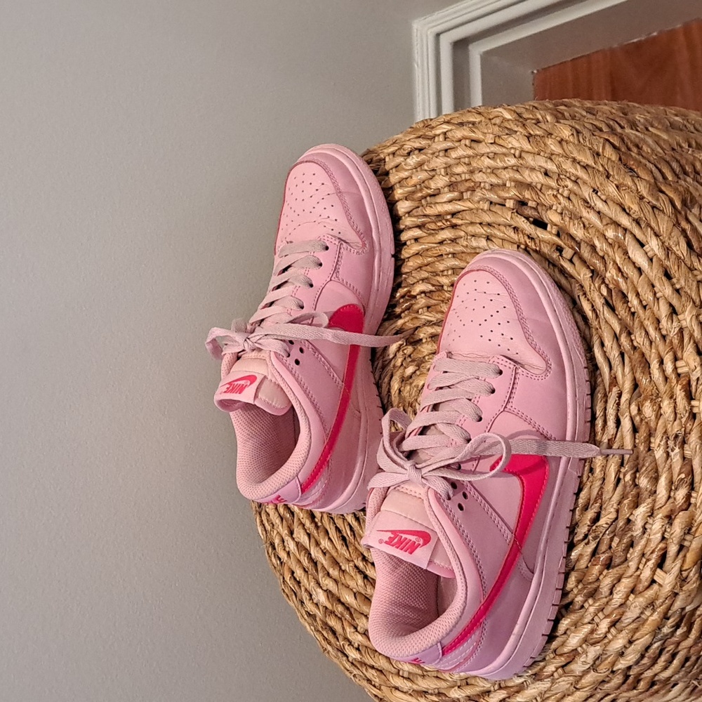 Nike Women's Sneakers in Light Pink and Hot Pink